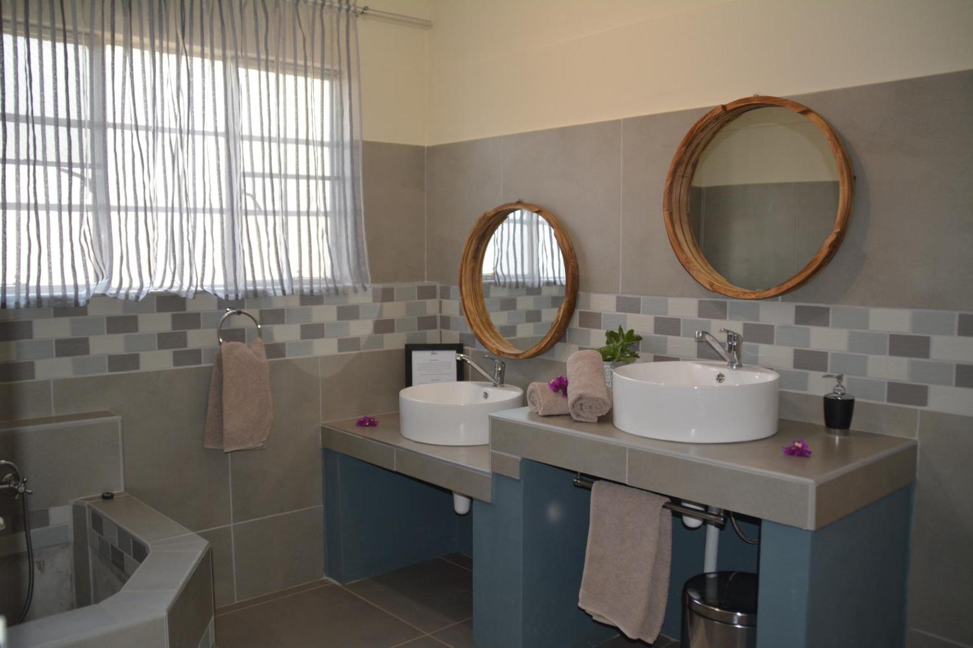Gabus Safari Lodge Otavi Esterno foto